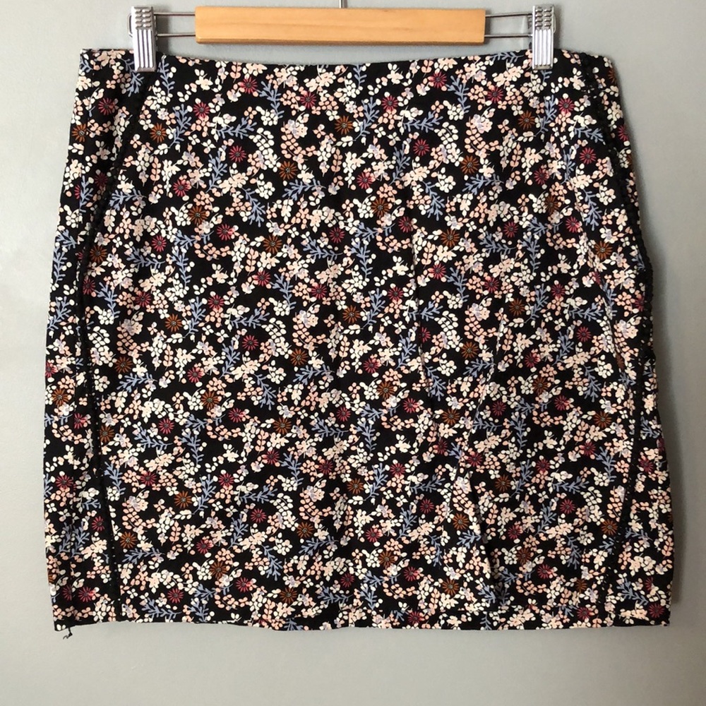 LOFT Floral Skirt size 12